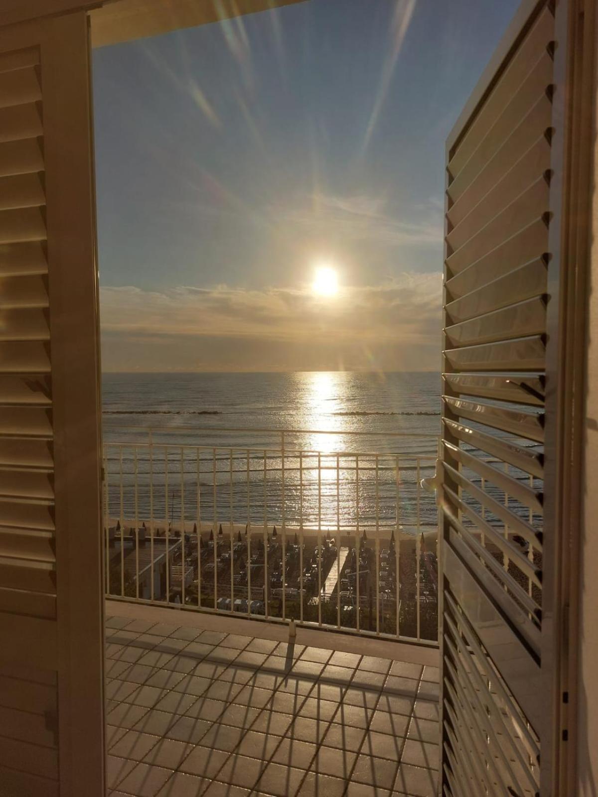 Attico Fronte Mare Apartment Мартинсикуро Екстериор снимка